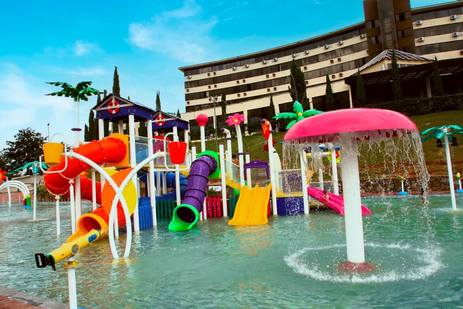 Golden Park All Inclusive Poços de Caldas Exterior foto Water park at the hotel