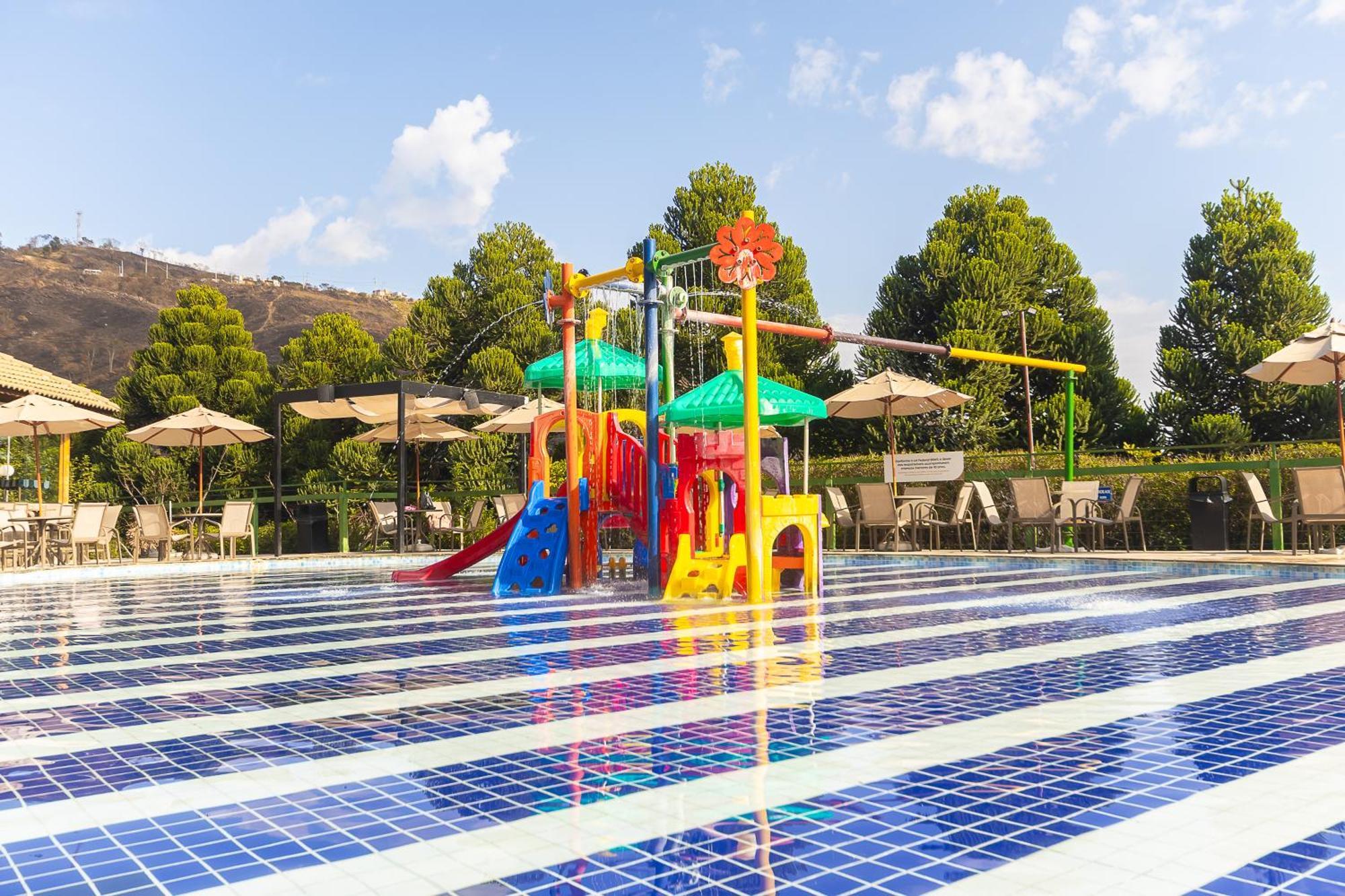 Golden Park All Inclusive Poços de Caldas Exterior foto The swimming pool at the resort
