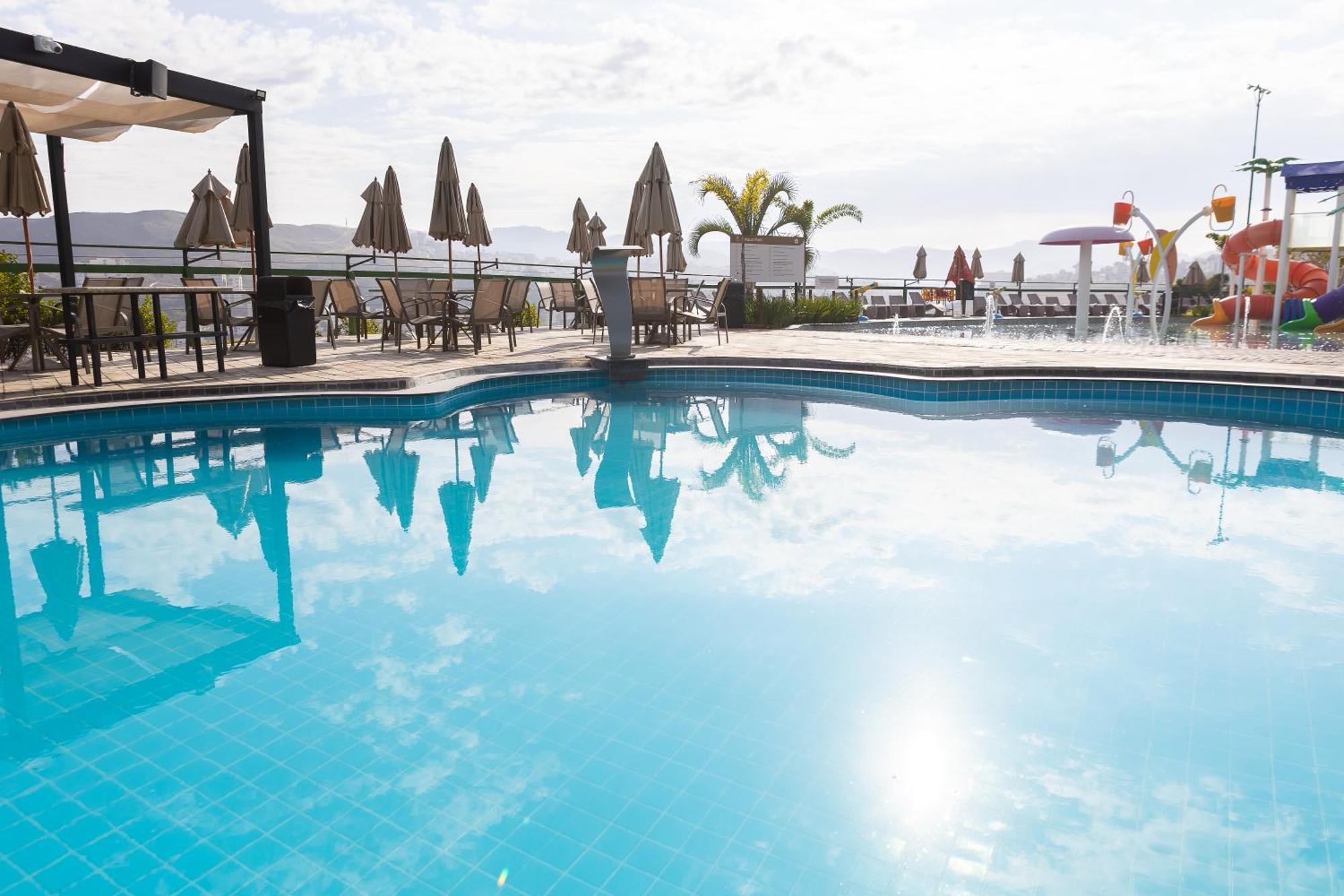 Golden Park All Inclusive Poços de Caldas Exterior foto A swimming pool