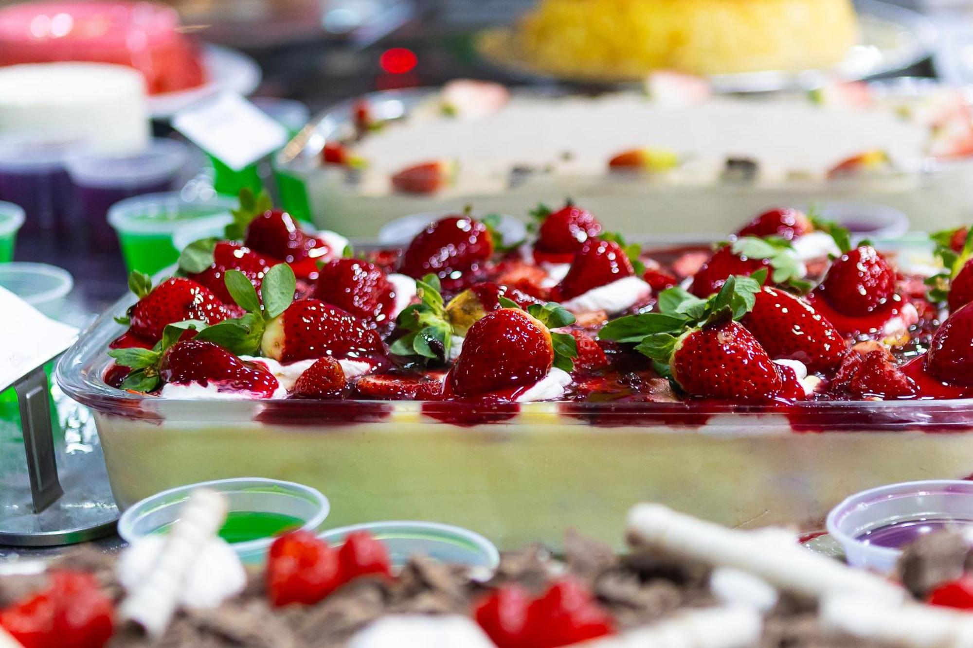 Golden Park All Inclusive Poços de Caldas Exterior foto A strawberry parfait